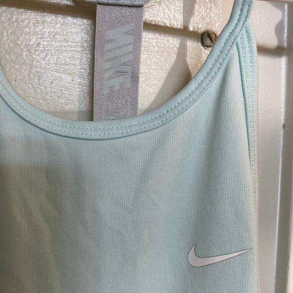 XS Nike dri fit running tank - Picture 2 of 4